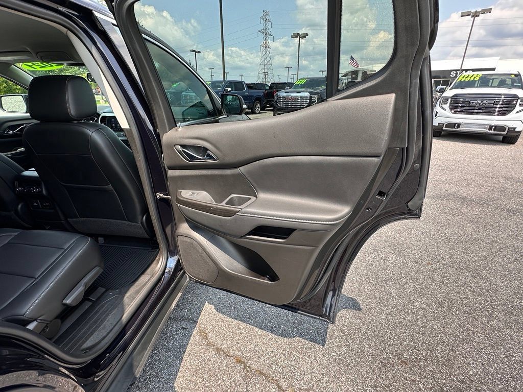 Used 2021 GMC Acadia SLT w/ Premium Package AWD/4WD image 18