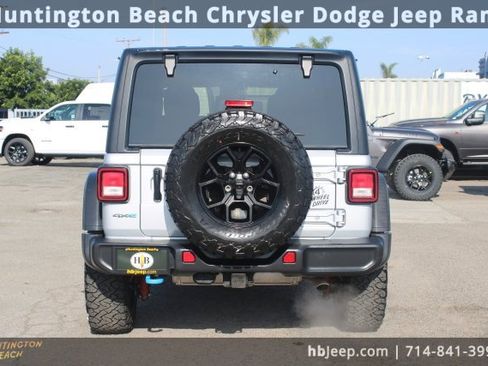Used 2024 Jeep Wrangler Unlimited image 4