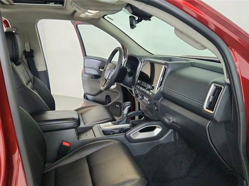 Used 2025 Nissan Frontier SL image 40