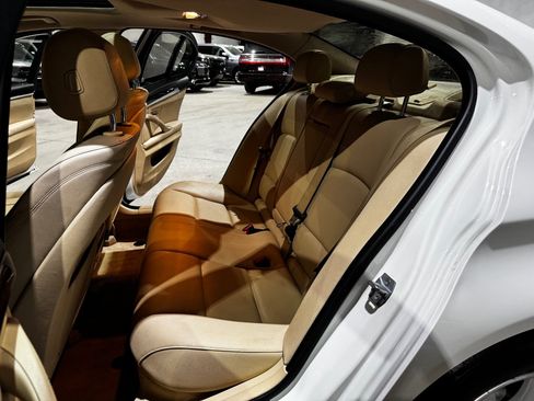 Used 2014 BMW 528i Sedan RWD image 18
