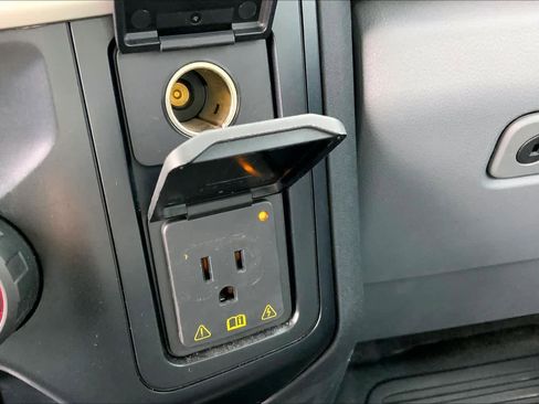 Used 2023 Ford F550 4x4 Crew Cab Super Duty image 31