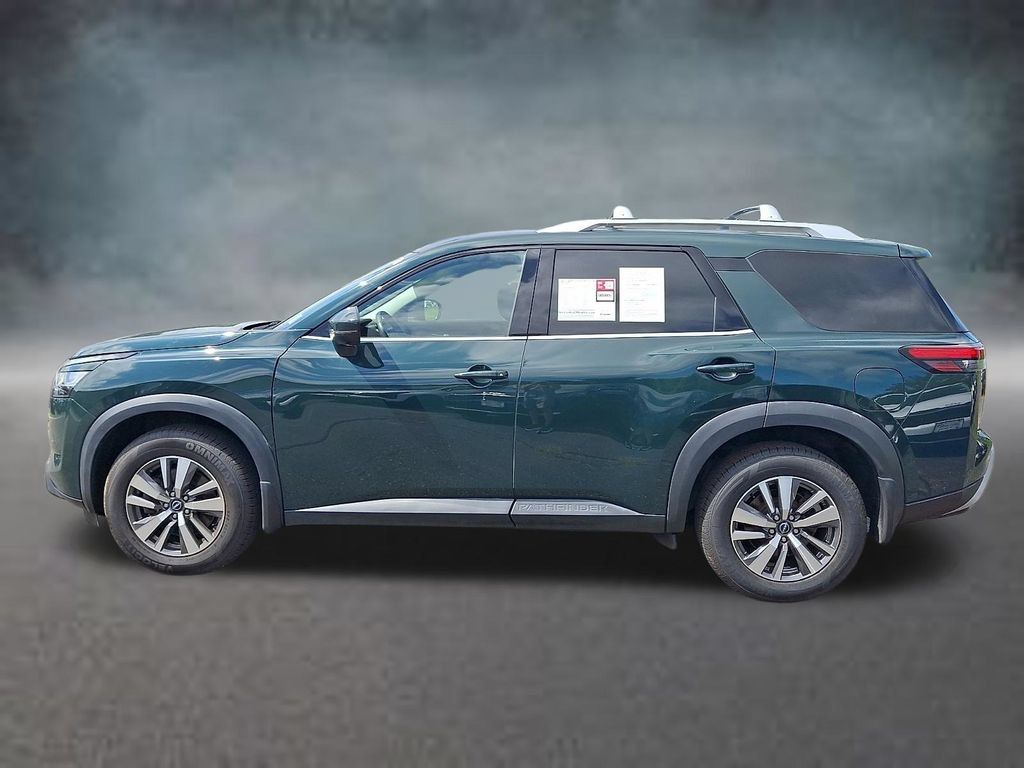 Used 2023 Nissan Pathfinder SL AWD/4WD image 9