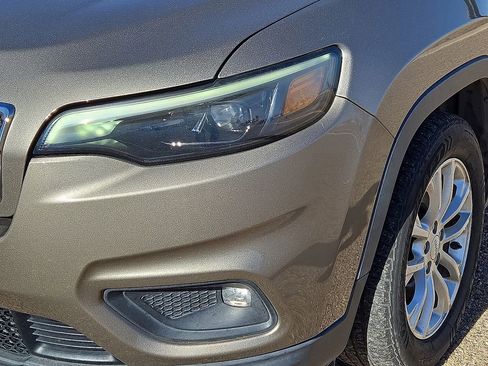 Used 2019 Jeep Cherokee Latitude w/ Popular Appearance Group image 10