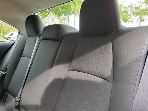 Used 2020 Toyota Corolla LE image 12