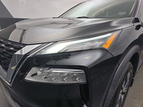 Used 2021 Nissan Rogue SV image 14