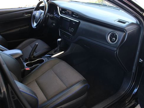 Used 2017 Toyota Corolla SE image 17