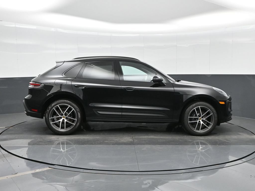 Certified 2026 Porsche Macan AWD/4WD image 10
