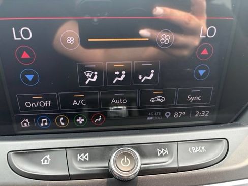 Used 2021 Chevrolet Blazer LT FWD image 26