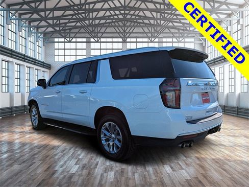 Used 2023 Chevrolet Suburban Premier image 7