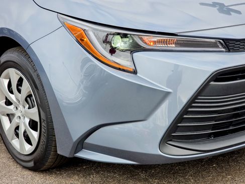 Used 2025 Toyota Corolla LE image 8