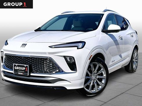 Used 2025 Buick Encore GX Avenir w/ Avenir Technology Package image 1