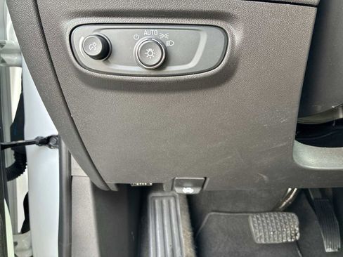 Certified 2024 Chevrolet Equinox LT image 23