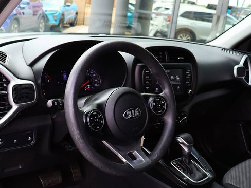 Used 2020 Kia Soul LX FWD image 38