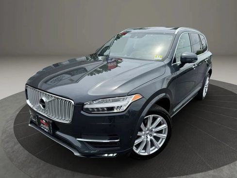 Used 2017 Volvo XC90 T6 Inscription w/ Vision Package AWD/4WD image 2