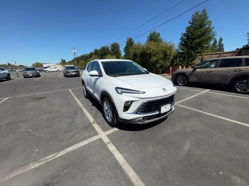Used 2026 Buick Encore GX Preferred FWD image 3