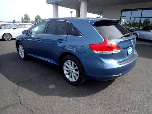 Used 2011 Toyota Venza AWD image 3