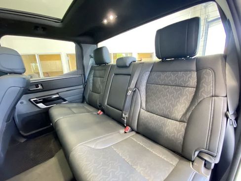 Used 2025 Toyota Tundra Limited AWD/4WD image 25
