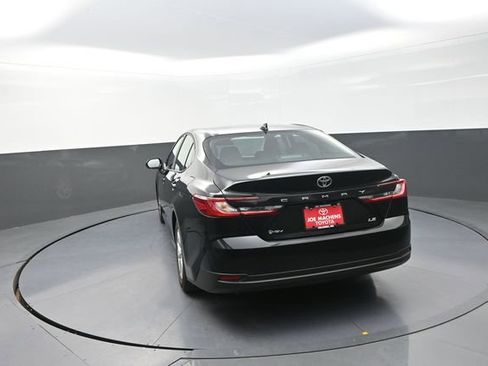 Used 2025 Toyota Camry LE image 57