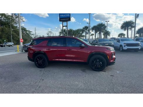 Used 2025 Chevrolet Traverse RS image 9