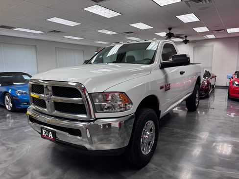 Used 2017 RAM 2500 Tradesman w/ Chrome Appearance Group AWD/4WD image 10