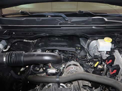 Used 2019 RAM 1500 Laramie AWD/4WD image 47