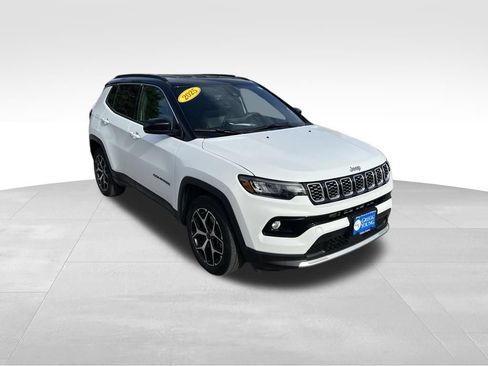 Used 2025 Jeep Compass Limited AWD/4WD image 9