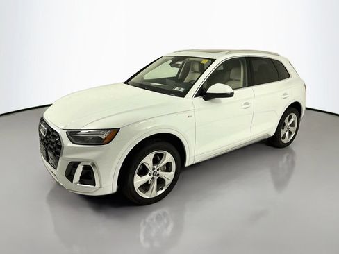 Used 2023 Audi Q5 2.0T Premium Plus w/ Premium Plus Package AWD/4WD image 3