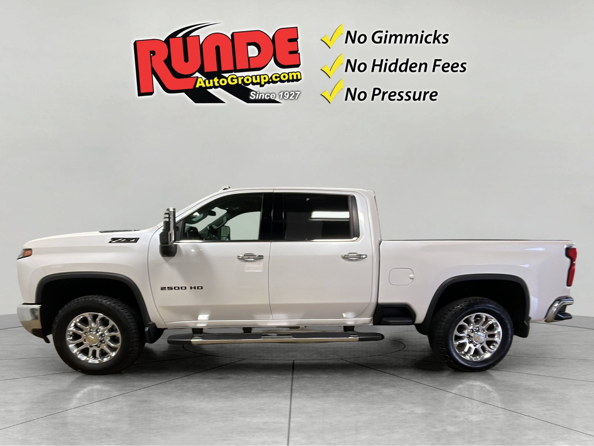Used 2024 Chevrolet Silverado 2500 LTZ w/ LTZ Convenience Package AWD/4WD image 3