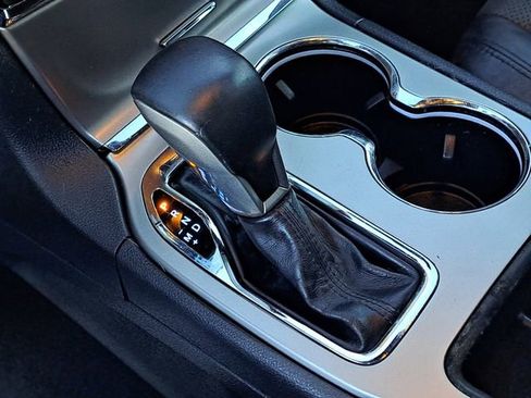 Used 2020 Jeep Grand Cherokee Altitude image 19