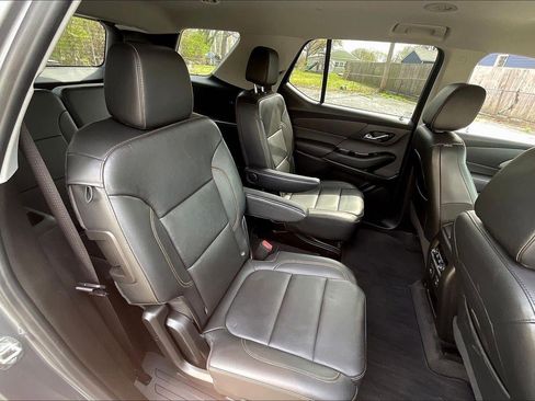 Used 2019 Chevrolet Traverse RS FWD image 24