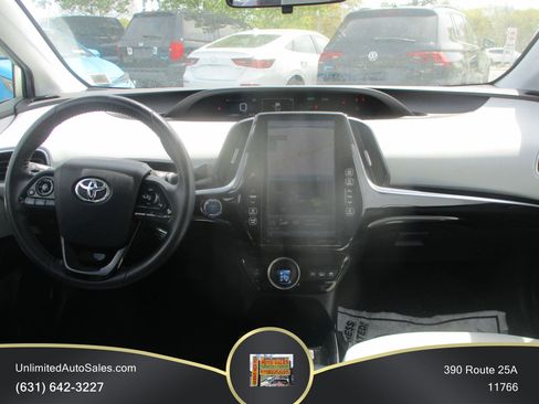 Used 2022 Toyota Prius Prime XLE FWD image 7