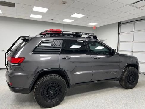 Used 2016 Jeep Grand Cherokee Limited 75th Anniversary image 11