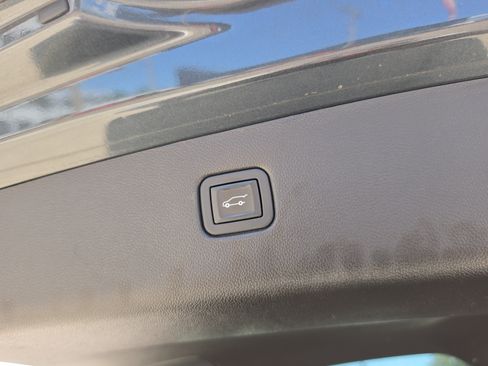 Used 2020 Chevrolet Blazer LT FWD image 11