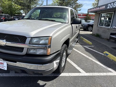 Used 2004 Chevrolet Avalanche 2WD image 13