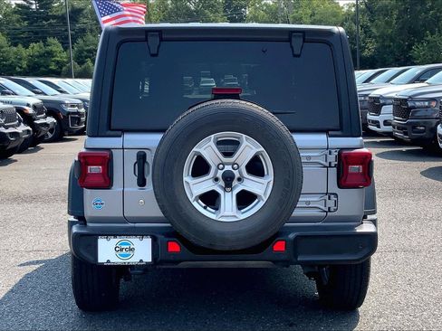 Used 2018 Jeep Wrangler Unlimited Sport S AWD/4WD image 4