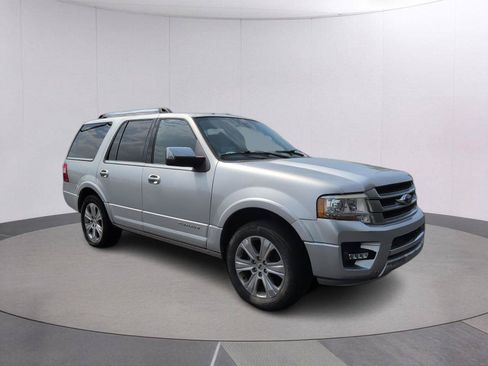 Used 2015 Ford Expedition Platinum RWD image 7