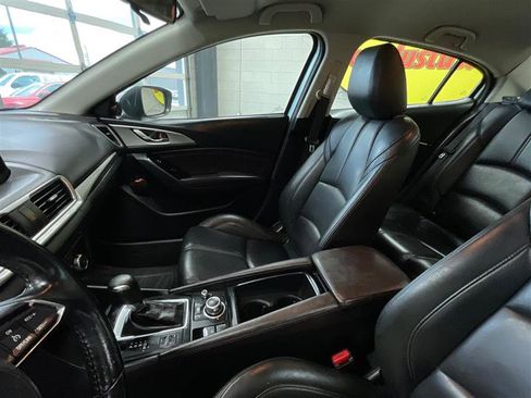 Used 2018 MAZDA MAZDA3 Touring FWD image 12