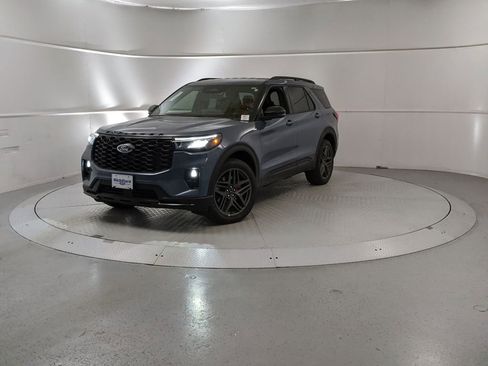 New 2025 Ford Explorer ST-Line w/ ST-Line Street Pack image 6