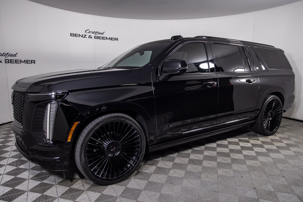 Used 2025 Cadillac Escalade ESV Sport w/ Touring Package AWD/4WD image 8