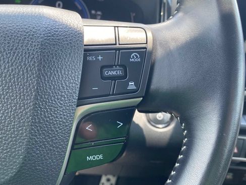 Used 2025 Toyota Camry SE FWD image 28