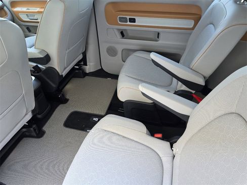 New 2025 Volkswagen ID. Buzz 1st Edition image 19