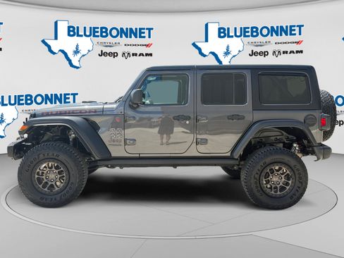 Used 2022 Jeep Wrangler Unlimited Rubicon w/ Xtreme Recon 35" Tire Package AWD/4WD image 8