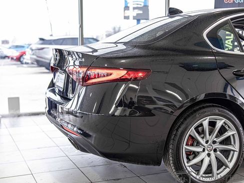 Used 2018 Alfa Romeo Giulia AWD image 12