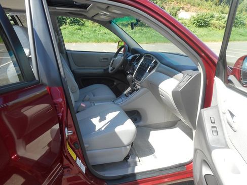 Used 2006 Toyota Highlander 4WD V6 w/ Preferred Pkg image 16