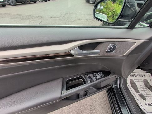 Used 2014 Ford Fusion SE w/ Equipment Group 202A FWD image 11