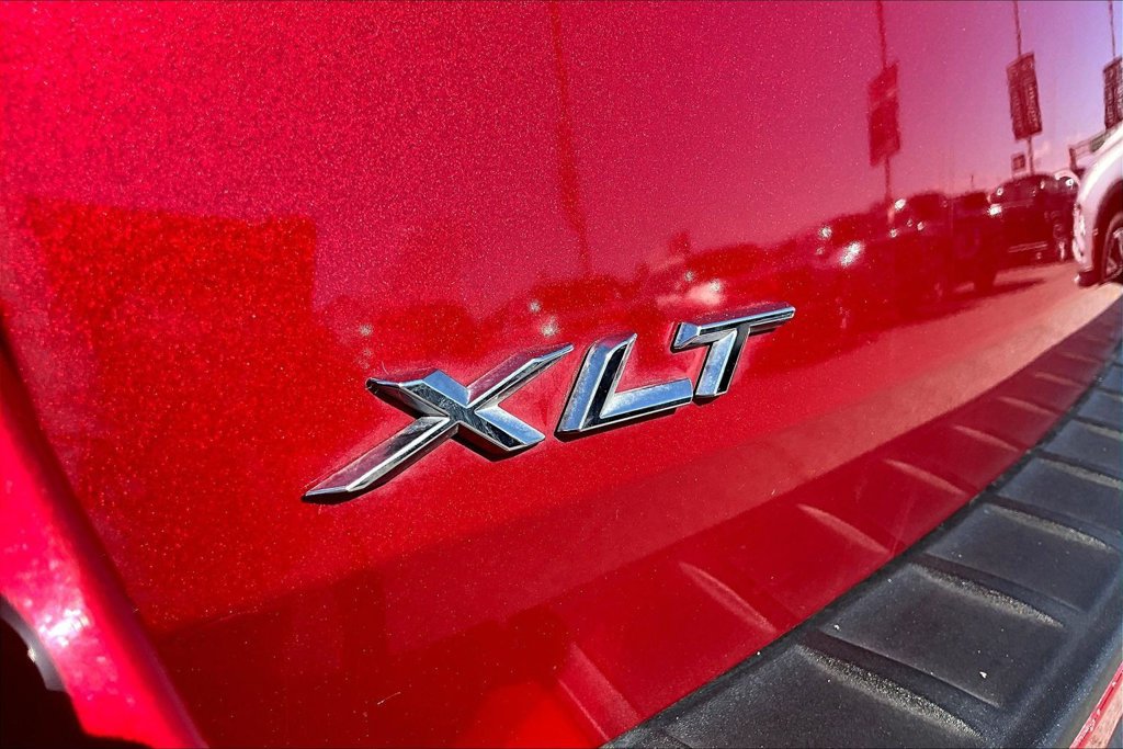 Used 2024 Ford Explorer XLT RWD image 25