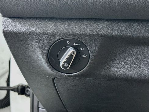 Used 2025 Volkswagen Jetta Sport FWD image 17