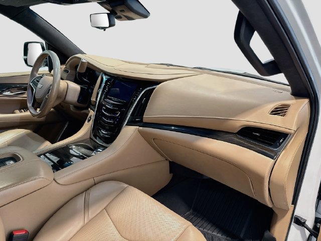 Used 2020 Cadillac Escalade Platinum AWD/4WD image 26