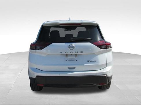 Used 2024 Nissan Rogue SV AWD/4WD image 6