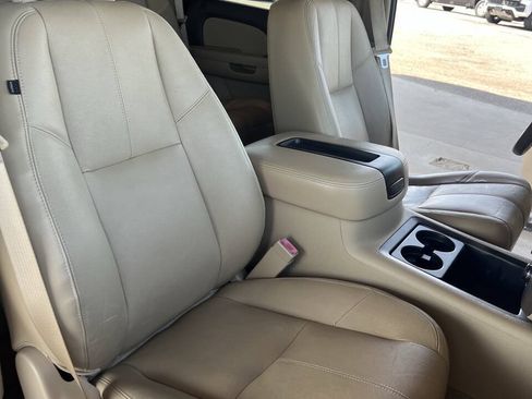 Used 2013 Chevrolet Tahoe LT AWD/4WD image 16